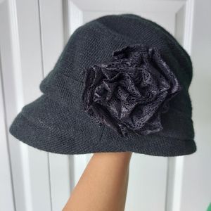Women's Black Rivet created/style Hat one size